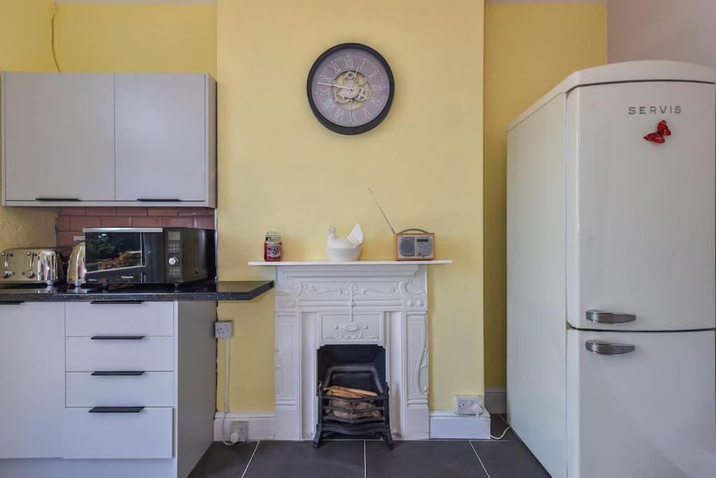Traditional 3-Bed Property In Pontcanna With Parking Cardiff Exterior photo