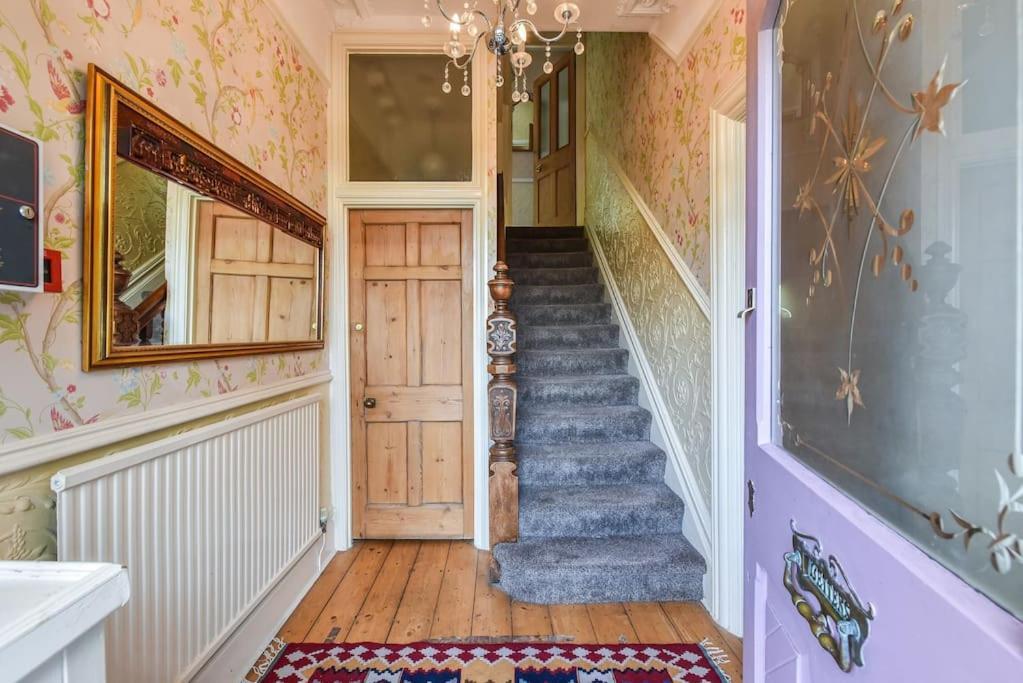 Traditional 3-Bed Property In Pontcanna With Parking Cardiff Exterior photo
