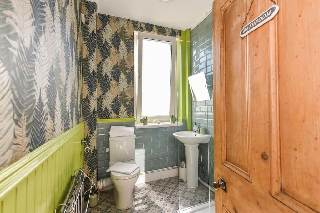 Traditional 3-Bed Property In Pontcanna With Parking Cardiff Exterior photo