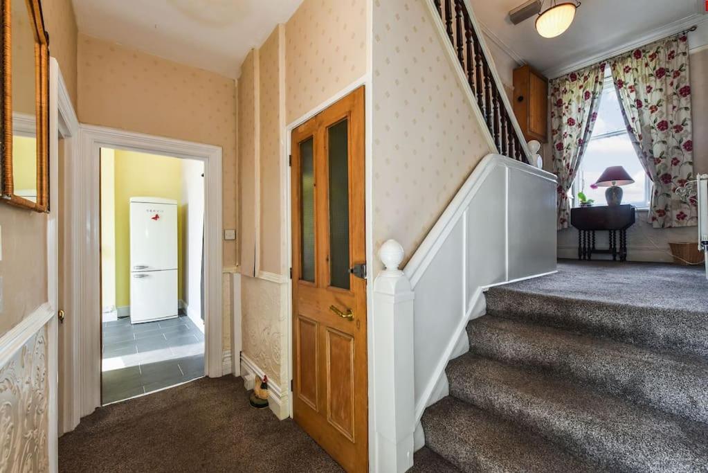 Traditional 3-Bed Property In Pontcanna With Parking Cardiff Exterior photo