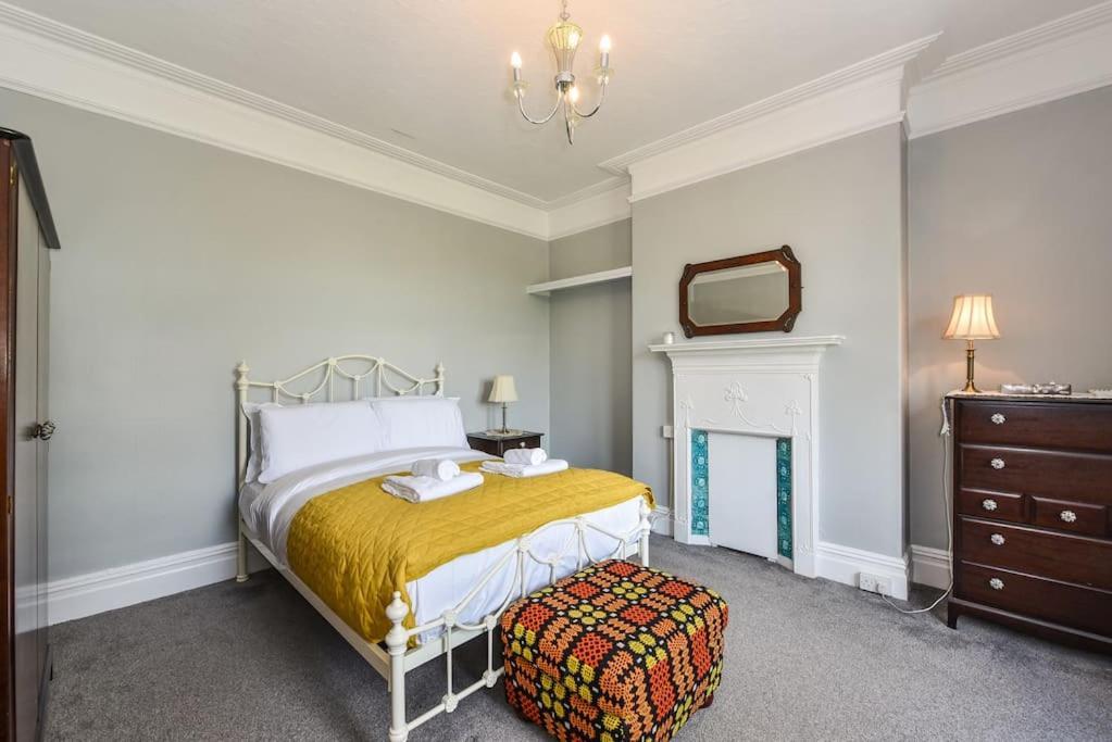 Traditional 3-Bed Property In Pontcanna With Parking Cardiff Exterior photo