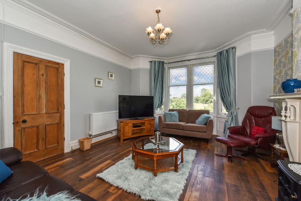 Traditional 3-Bed Property In Pontcanna With Parking Cardiff Exterior photo